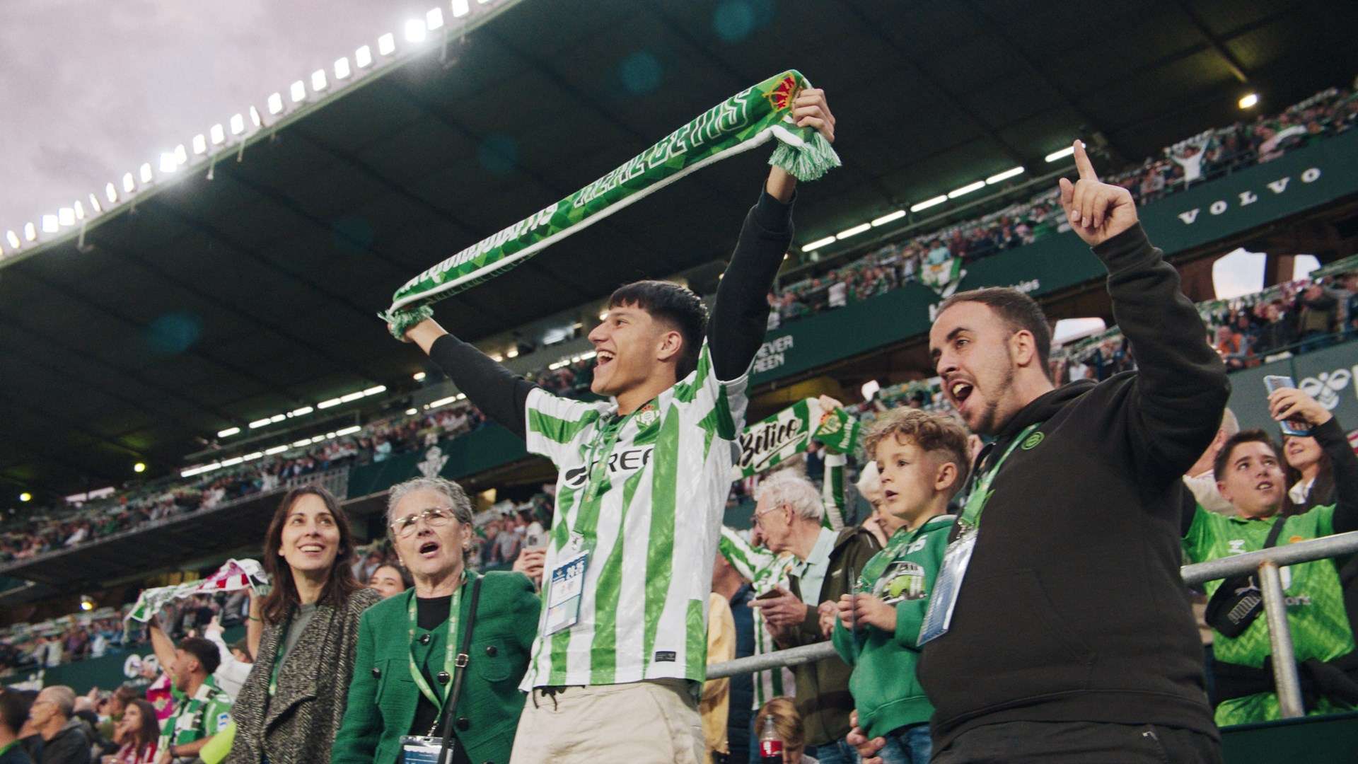 他通过让凯 他通过让凯